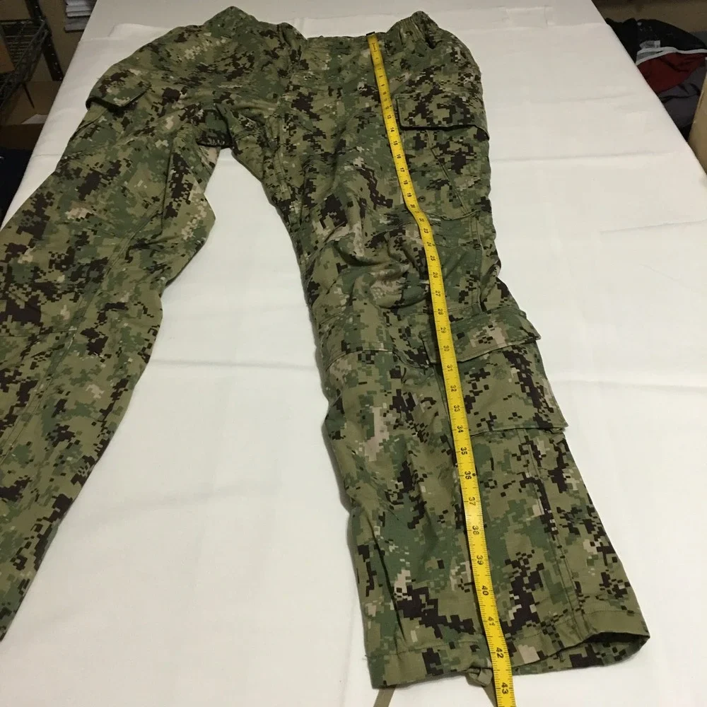 US Navy Working Uniform Type III Trousers Medium Regular Green Digital Camo